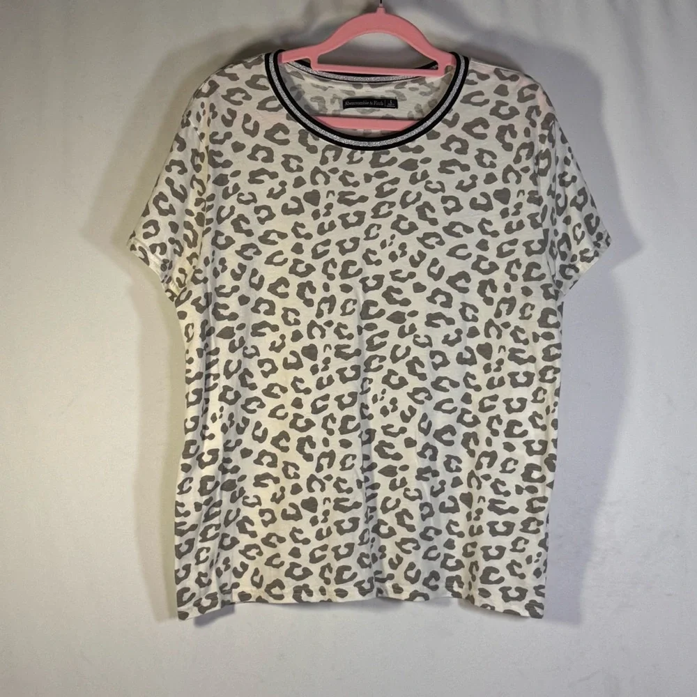Abercrombie & Fitch Gray Leopard Print Tee with Striped Neckline - Picture 4 of 14